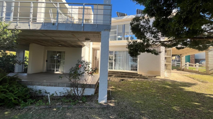 3 Bedroom Property for Sale in Wavecrest Eastern Cape